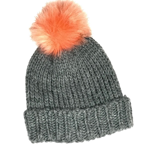 Express Accessories - NWOT Express knit hat with faux fur pom